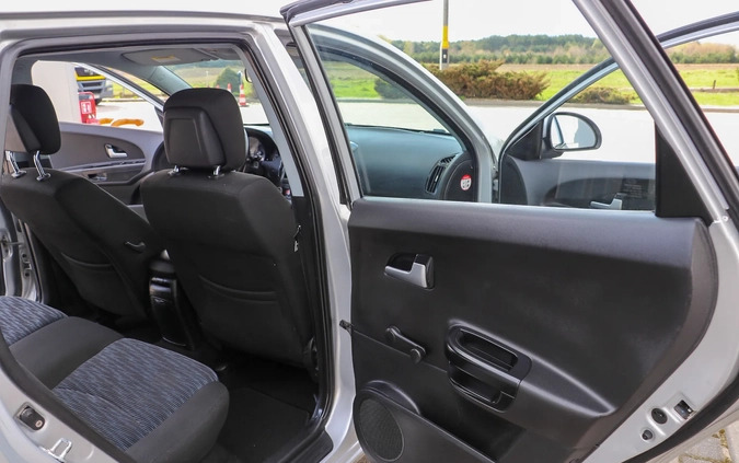 Kia Ceed cena 13900 przebieg: 214435, rok produkcji 2009 z Polanica-Zdrój małe 667